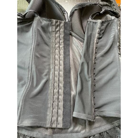 Cacique Intimates Coquette Style Corset/Blouse - Picture 6 of 8